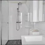 Spacious House, 3 Bedrooms, 5min Center, Parking