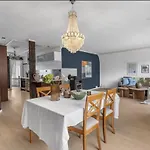 Spacious House, 3 Bedrooms, 5min Center, Parking