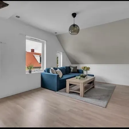 Spacious House, 3 Bedrooms, 5min Center, Parking بيت للعطل *
