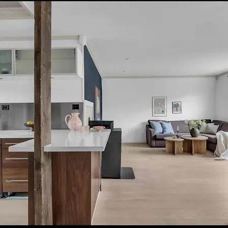 Spacious House, 3 Bedrooms, 5min Center, Parking Tromsø