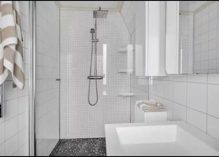 Spacious House, 3 Bedrooms, 5min Center, Parking Vakantiehuis