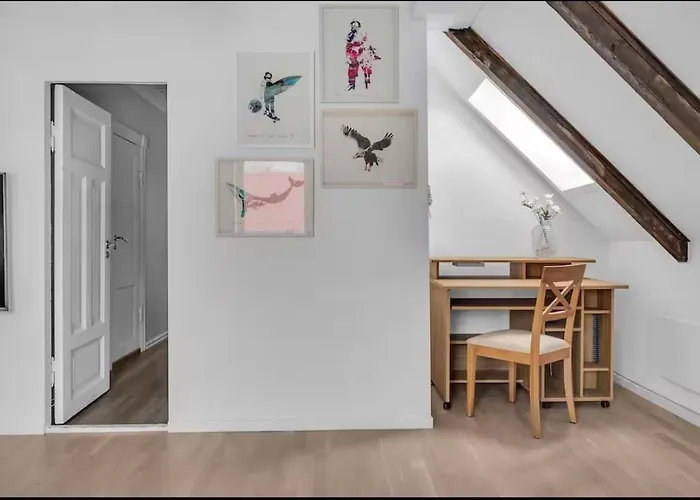 Spacious House, 3 Bedrooms, 5min Center, Parking Vakantiehuis Tromsø