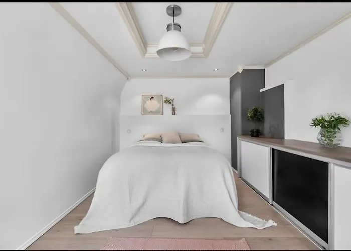 Spacious House, 3 Bedrooms, 5min Center, Parking Vakantiehuis Tromsø
