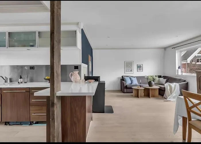 Spacious House, 3 Bedrooms, 5min Center, Parking Tromsø