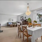 Spacious House, 3 Bedrooms, 5min Center, Parking
